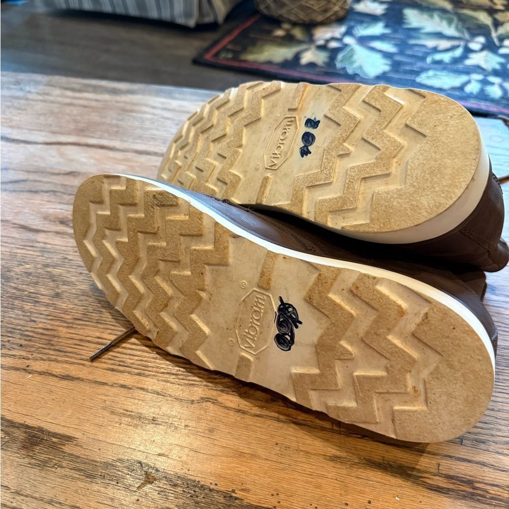 Men's Brown Leather Boots - Picture 9 of 11